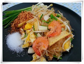 ผัดไทยวุ้นเส้นกุ้งสด