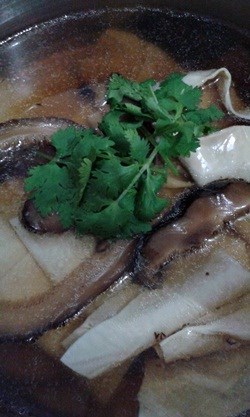 น้ำแกงฟองเต้าหู้ เห็ดหอม