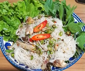 ยำขนมจีน
