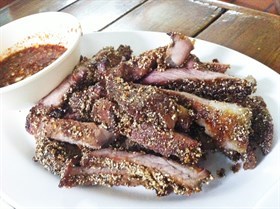 หมูย่างคลุกฝุ่น