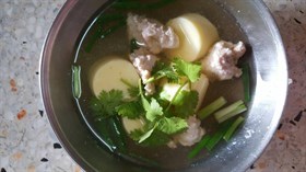 แกงจืดเต้าหู้ไข่